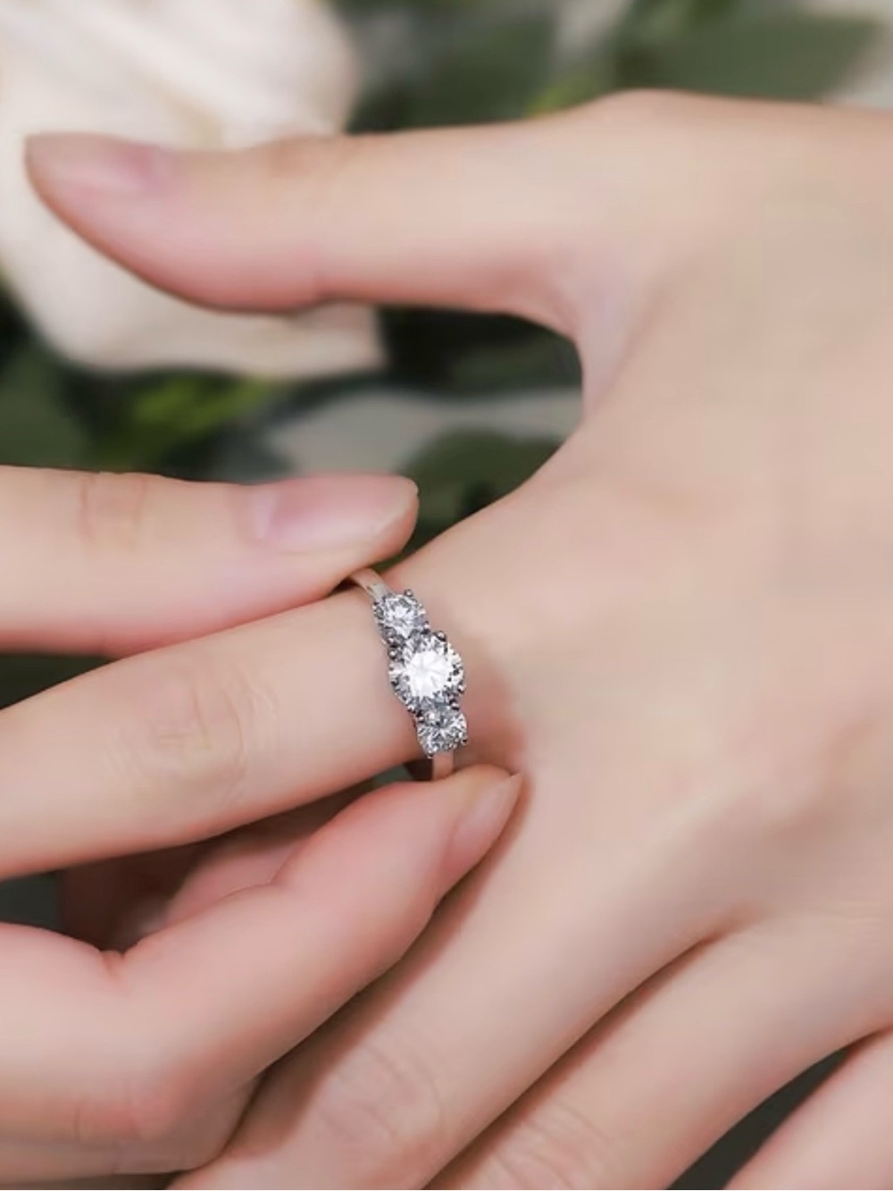 NWT-Sterling Silver Double Prong 2CT 3 Stone Round Solitaire Moissanite Ring